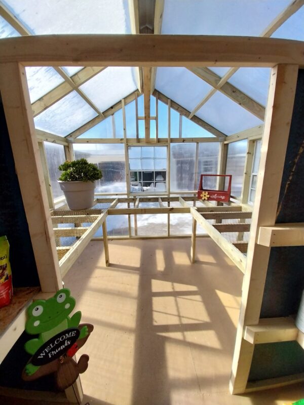 10x12 Greenhouse (ID#DK008)